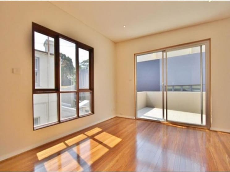 Click to view all images Unit 1, 2 Farnell Street Surry Hills NSW 2010 - Image 3
