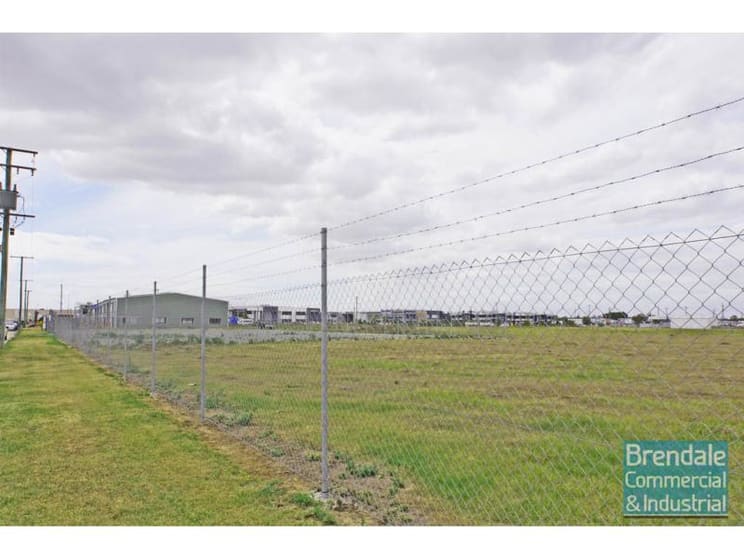 Click to view all images A/11 Tapnor Street Brendale QLD 4500 - Image 3