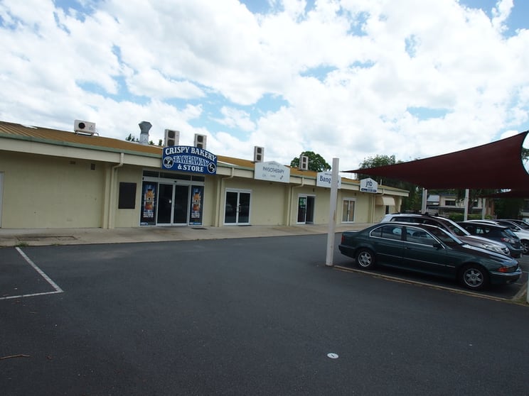 4/384 French Avenue Frenchville QLD 4701 - Image 2