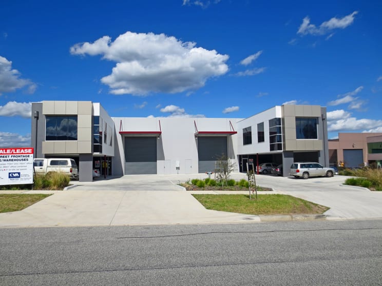 Click to view all images 39 Centre Way Croydon VIC 3136 - Image 2