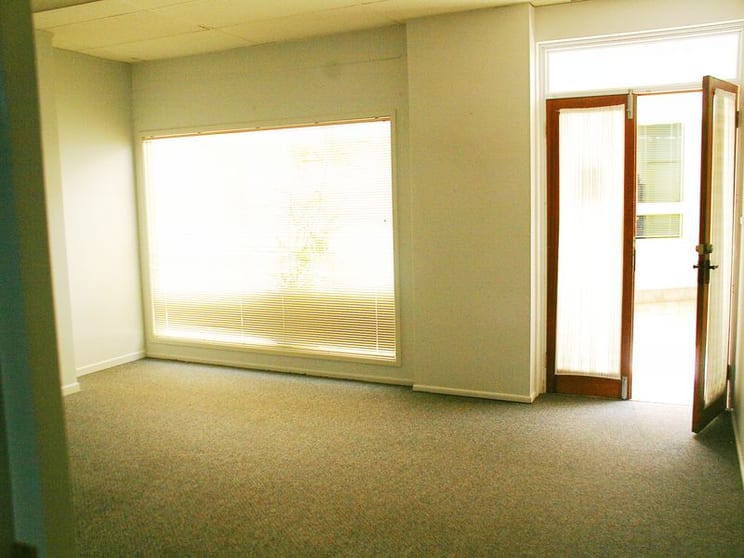Click to view all images 8/28 Bell Street Toowoomba City QLD 4350 - Image 2