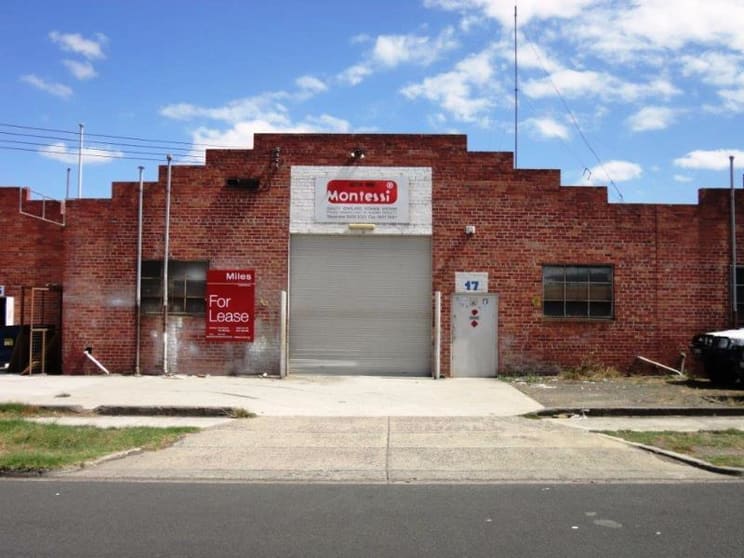 Click to view all images 17 Mologa Road Heidelberg West VIC 3081 - Image 1