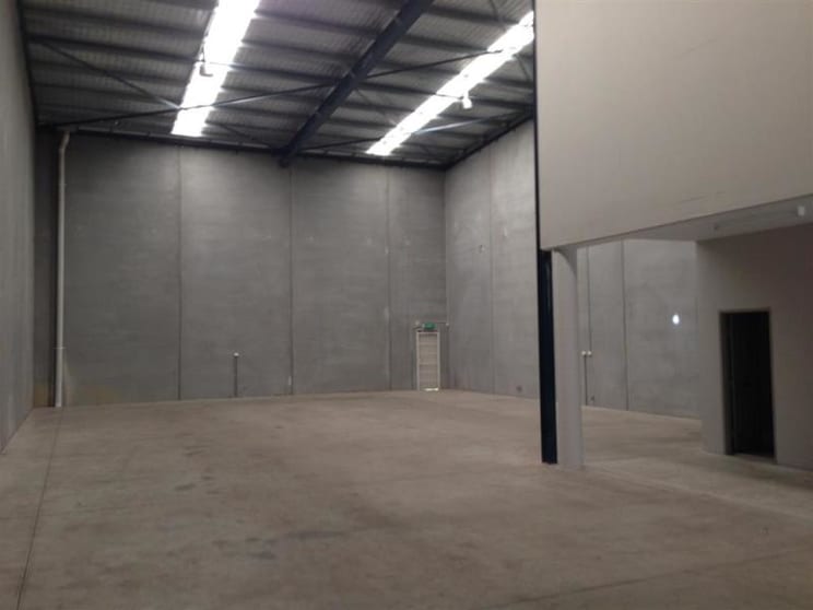 Click to view all images 376 Newbridge Road Moorebank NSW 2170 - Image 2