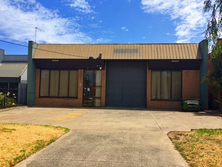 Click to view all images 34 Macbeth Street Braeside VIC 3195 - Image 1