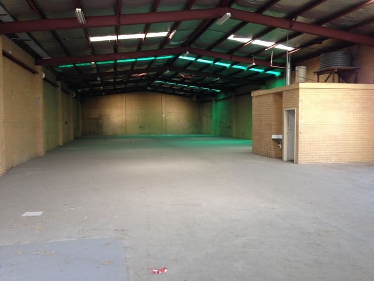 Click to view all images 25 King Street Airport West VIC 3042 - Image 3