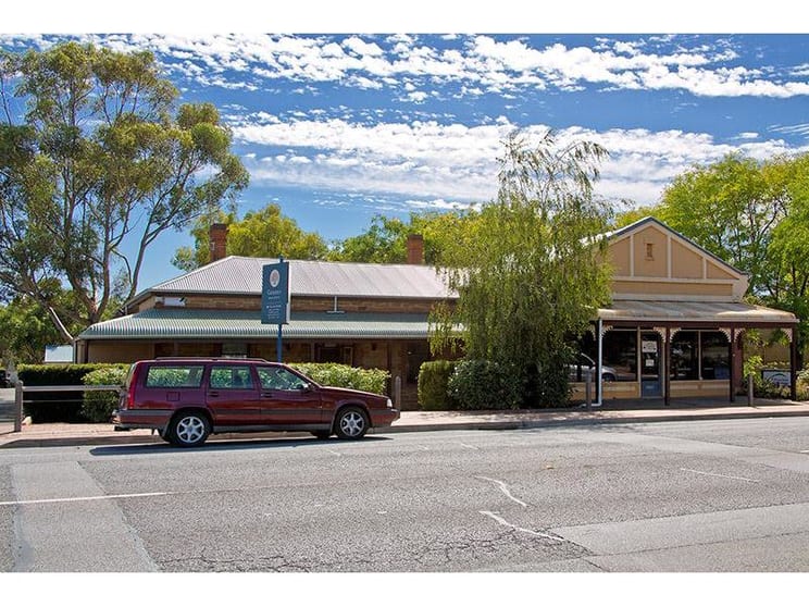 Click to view all images 184 Main Road Mclaren Vale SA 5171 - Image 1