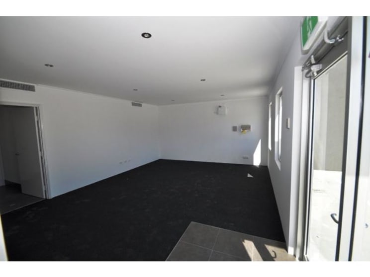Click to view all images 1/82 Christable Way Landsdale WA 6065 - Image 3