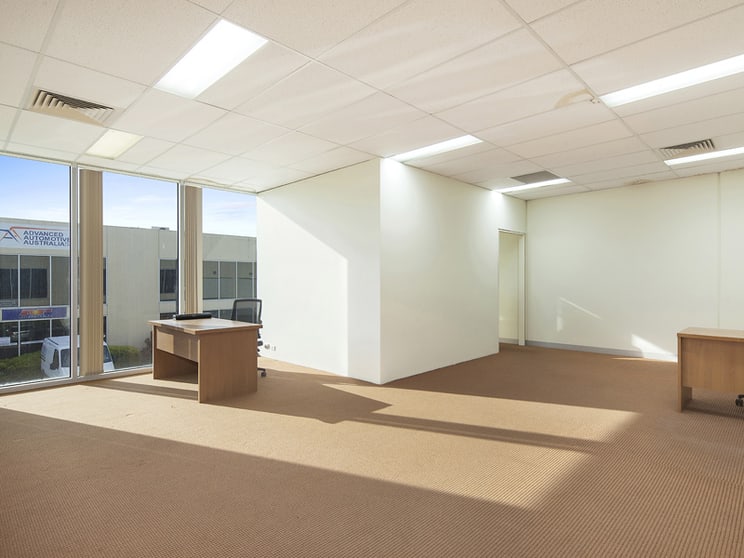 Click to view all images 5/5 Kelletts Road Rowville VIC 3178 - Image 2