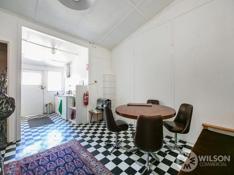 Click to view all images Rear/189 Carlisle Street St Kilda East VIC 3183 - Image 1