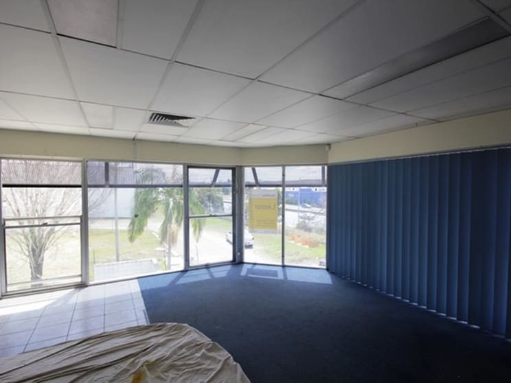 Click to view all images 19 Pintu Drive Tanah Merah QLD 4128 - Image 3