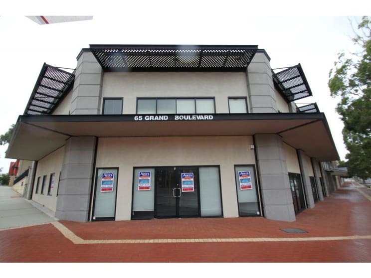 Click to view all images 1/65 Grand Boulevard Joondalup WA 6027 - Image 2