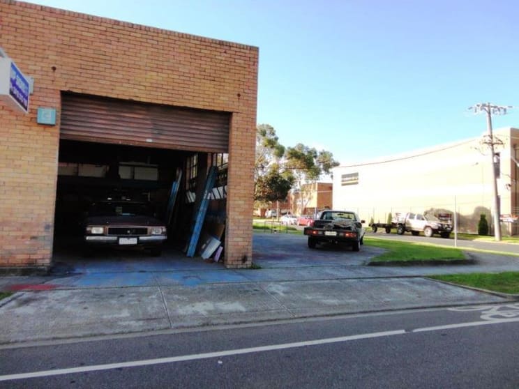Click to view all images 3/1 Northern Road Heidelberg West VIC 3081 - Image 2