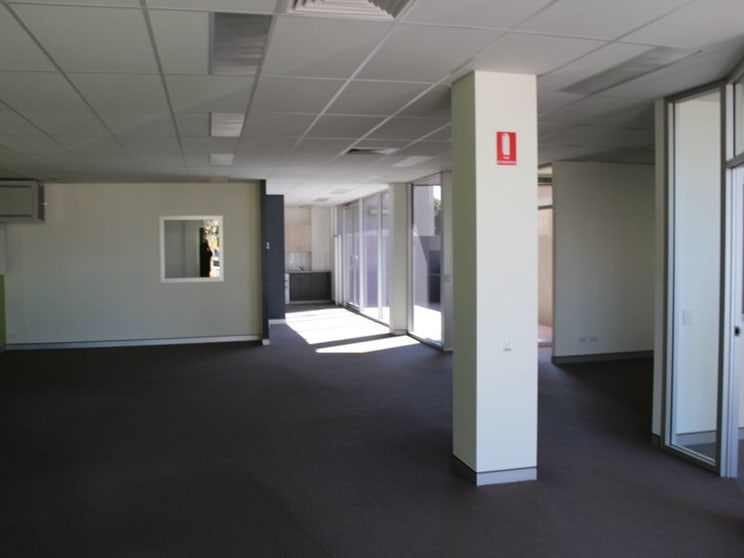 Click to view all images 1/195 Hume Street Toowoomba City QLD 4350 - Image 3