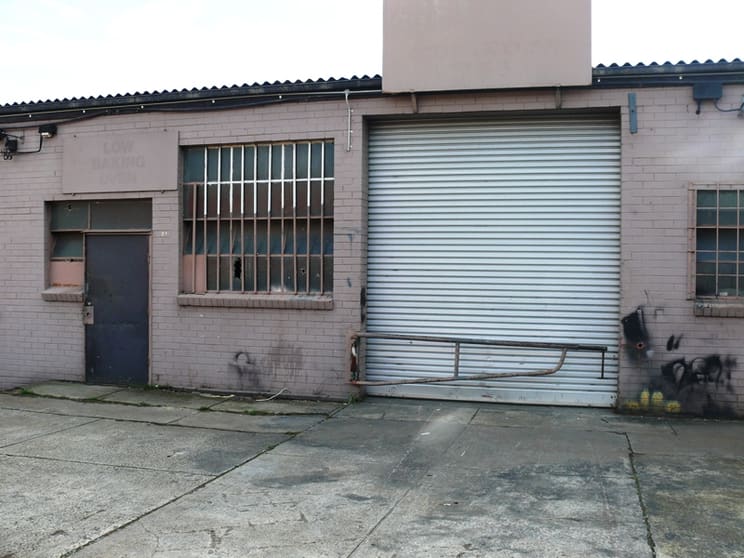 Click to view all images 2/51 Crissane Road Heidelberg West VIC 3081 - Image 1
