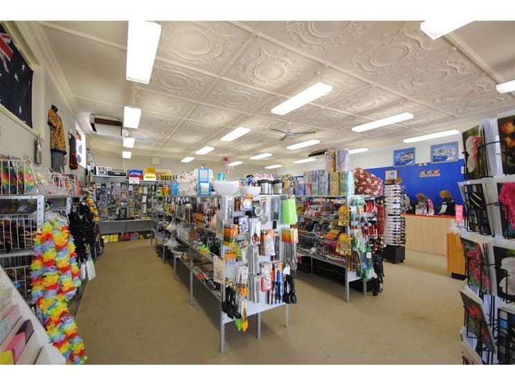 Click to view all images Shop 1, 30 Ocean Street Victor Harbor SA 5211 - Image 3