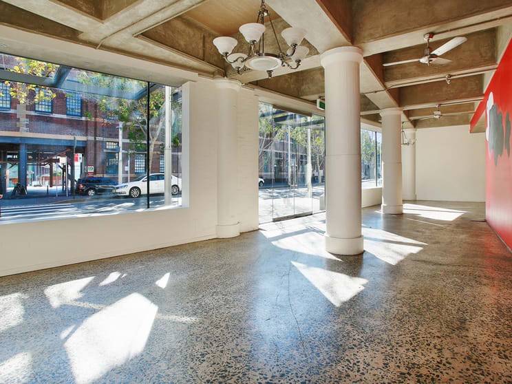 Click to view all images 2/18 Hickson Road Sydney NSW 2000 - Image 2