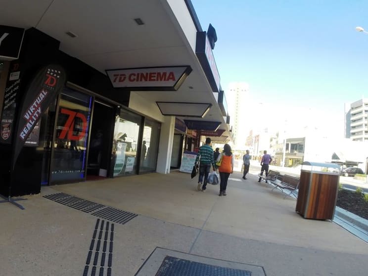 Click to view all images 5/3045 Surfers Paradise Bvd Surfers Paradise QLD 4217 - Image 3