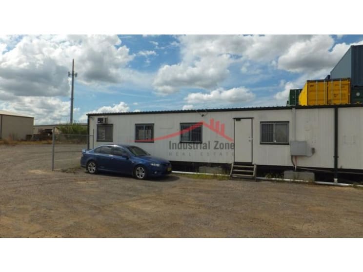 Click to view all images 77 Governor Macquarie Drive Chipping Norton NSW 2170 - Image 3