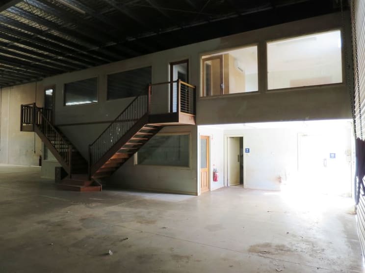 Click to view all images B/153 North Road Woodridge QLD 4114 - Image 2