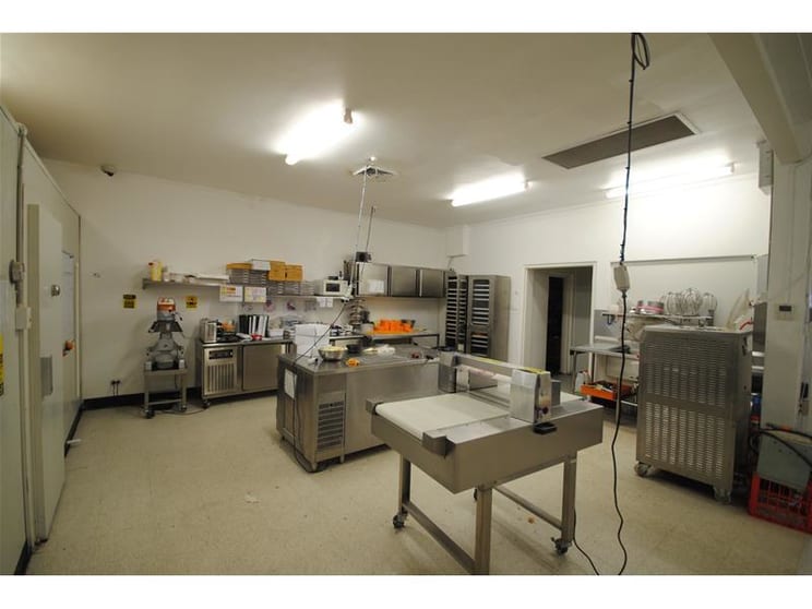 Click to view all images 359 Tapleys Hill Road Seaton SA 5023 - Image 2