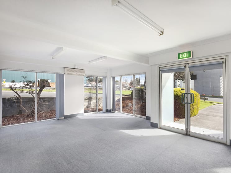Click to view all images 8B Clarice Road Box Hill VIC 3128 - Image 3