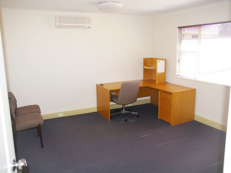 Click to view all images Office 4/136-140 Russell Street Toowoomba City QLD 4350 - Image 3
