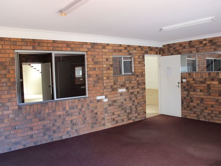 Click to view all images 9 Wylie Street Toowoomba City QLD 4350 - Image 2
