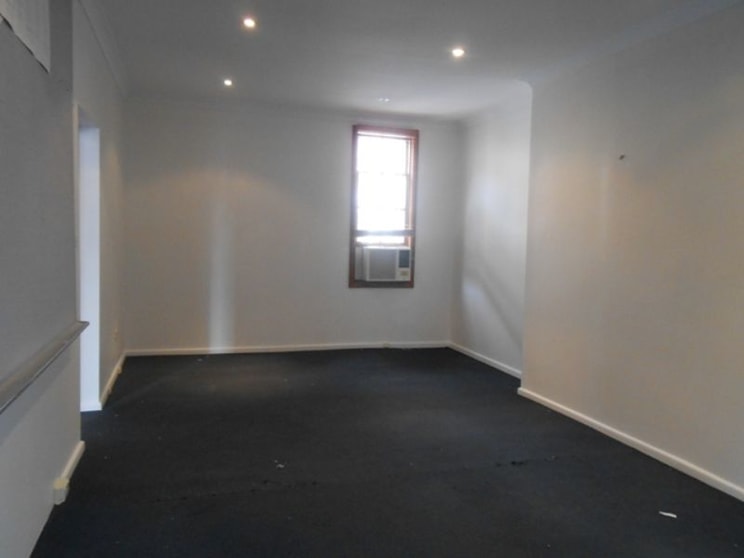 Click to view all images 1/135 Crown Street Darlinghurst NSW 2010 - Image 2