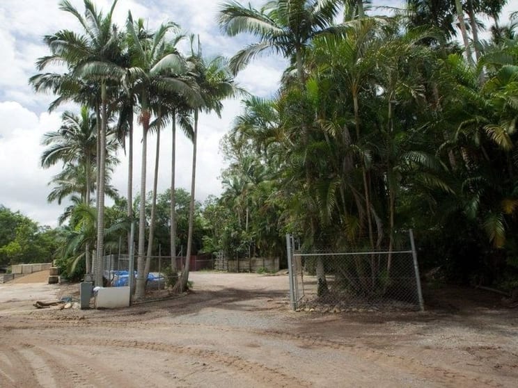 Click to view all images 8,9 &10/791 Eumundi Noosa Road Doonan QLD 4562 - Image 3
