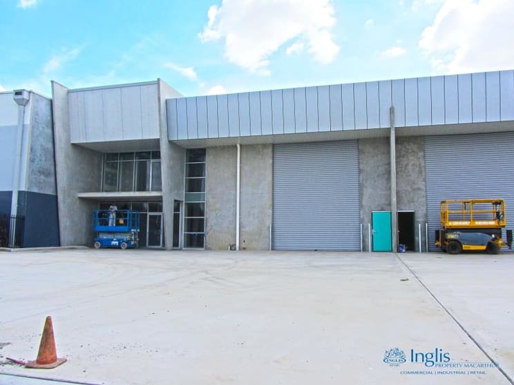 Click to view all images Unit 1, 12 Waler Cres Smeaton Grange NSW 2567 - Image 1