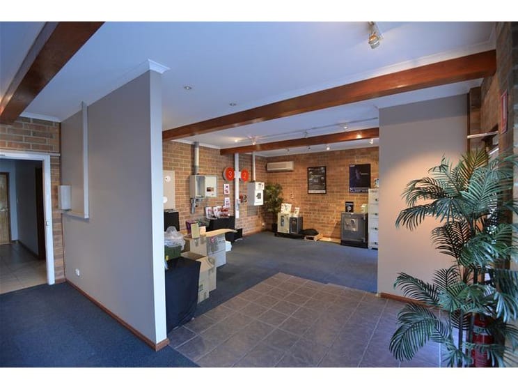 Click to view all images 8 Ware Street Thebarton SA 5031 - Image 3