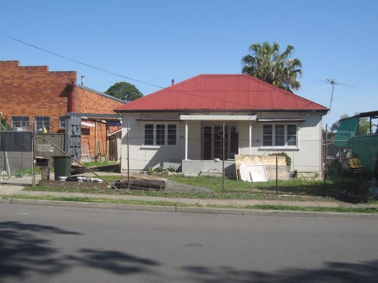Click to view all images 14 Rose Crescent Regents Park NSW 2143 - Image 1