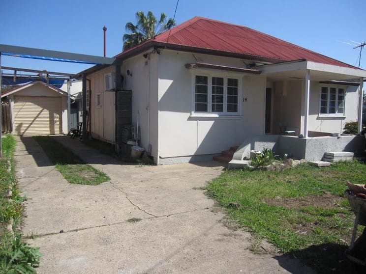 Click to view all images 14 Rose Crescent Regents Park NSW 2143 - Image 2