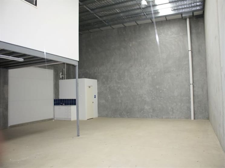 Click to view all images 2&3/20 Ellerslie Road Meadowbrook QLD 4131 - Image 3