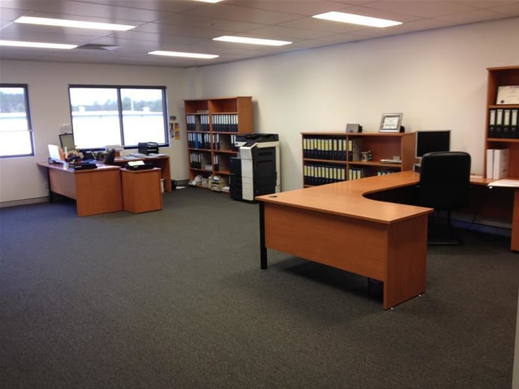 Click to view all images Unit 1 - B/36 Camfield Drive Heatherbrae NSW 2324 - Image 2