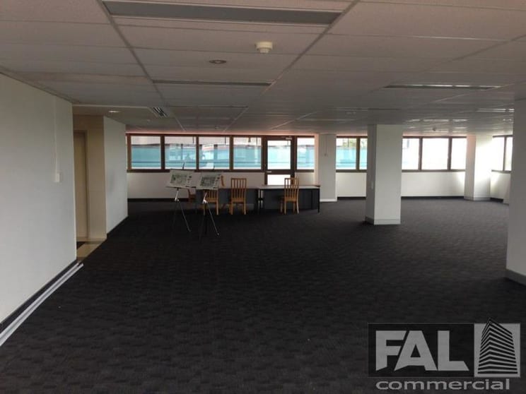 Click to view all images Milton QLD 4064 - Image 1