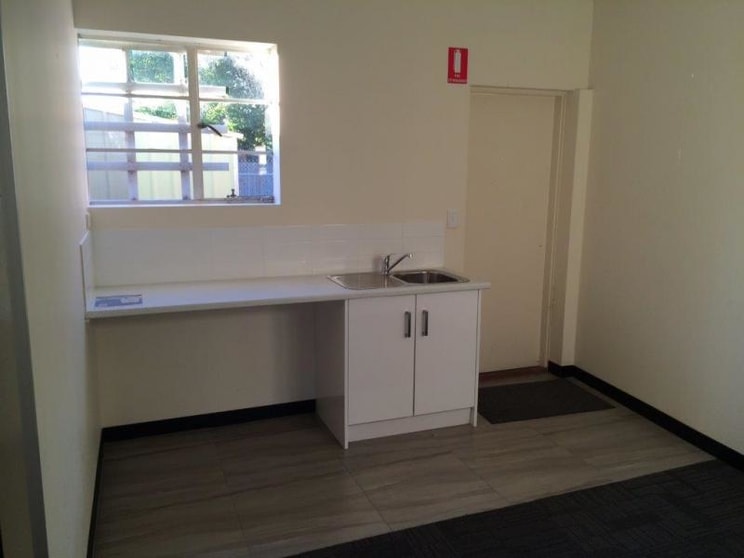 Click to view all images 6 Pauline Avenue Dingley Village VIC 3172 - Image 3
