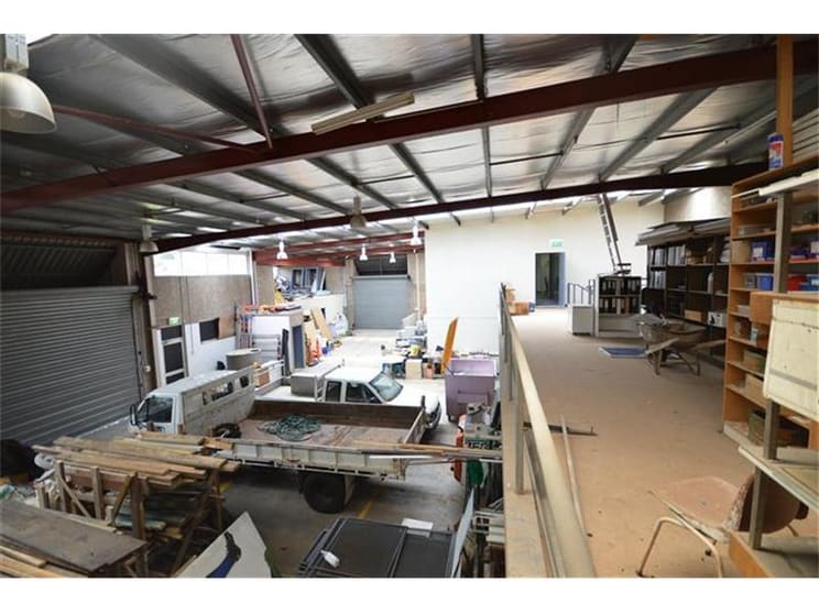 Click to view all images 85 Fletcher Street Adamstown NSW 2289 - Image 3