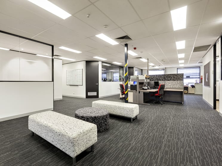 4/8 Garden Road Clayton VIC 3168 - Image 2
