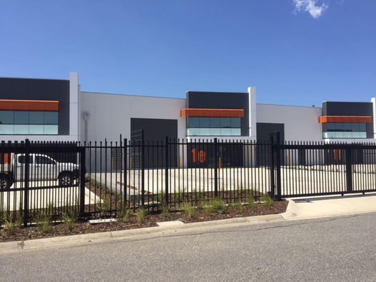Click to view all images 136 CANTERBURY ROAD Kilsyth VIC 3137 - Image 3