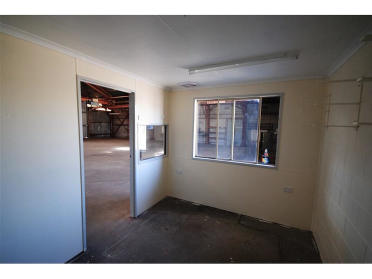 16 Shannon Street Henley Beach SA 5022 - Image 3