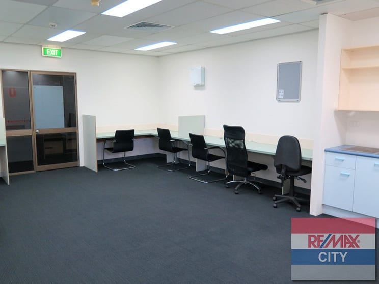 Click to view all images Paddington QLD 4064 - Image 2
