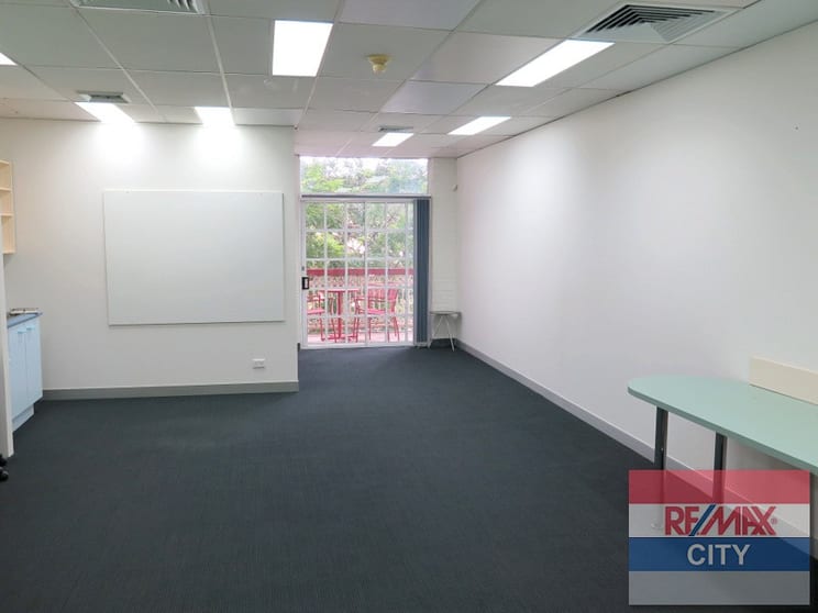 Click to view all images Paddington QLD 4064 - Image 3