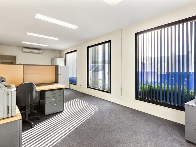 Click to view all images 2/37-39 Lexton Road Box Hill North VIC 3129 - Image 3