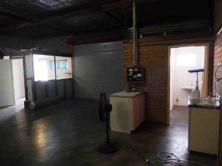 Click to view all images Unit 7 //9 Milford Street East Victoria Park WA 6101 - Image 3