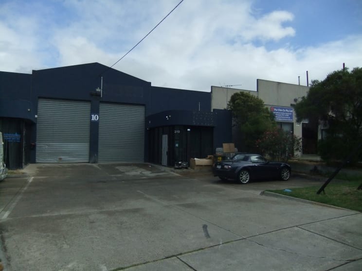 Click to view all images 2/10 Attenborough Street Dandenong VIC 3175 - Image 1