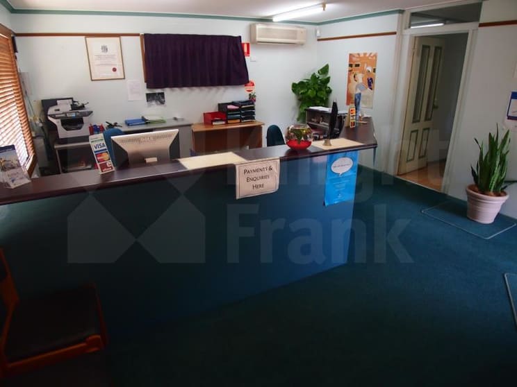 Click to view all images 73 Davis Street Allenstown QLD 4700 - Image 2