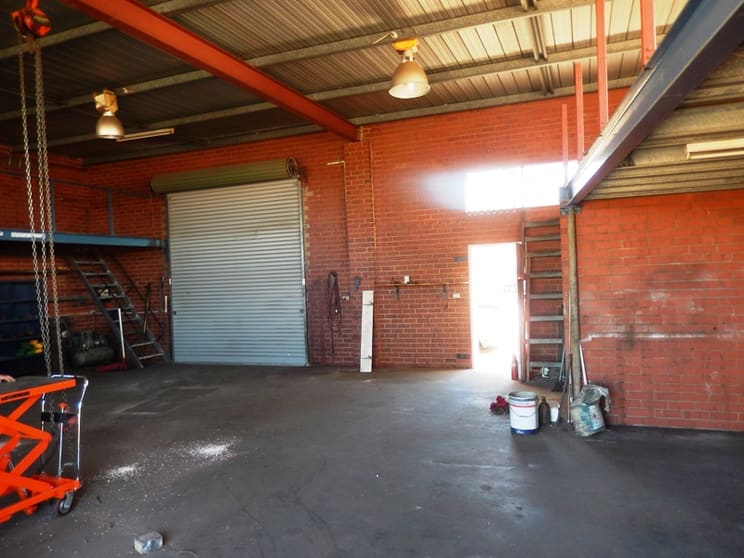 Unit 7 /2-14  Sheffield Road Welshpool WA 6106 - Image 2