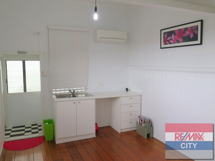 Click to view all images Paddington QLD 4064 - Image 2