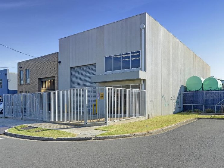 Click to view all images 7 Kerr Street Preston VIC 3072 - Image 2